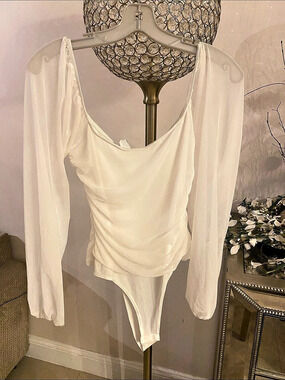 Windsor Giselle White Long Sleeve Bodysuit Size Large